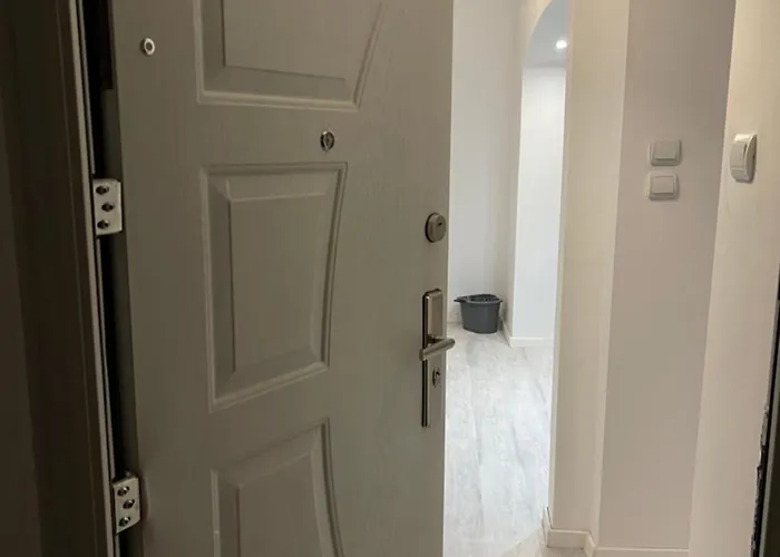 Piata Mihail Kogalniceanu Nr 8 * Bucarest