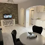 Piata Mihail Kogalniceanu Nr 8 * Bucarest