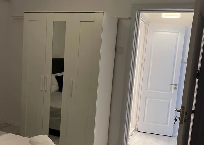 Apartment Piata Mihail Kogalniceanu Nr 8 *